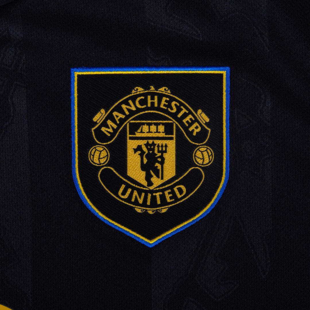 Manchester United third 25/26