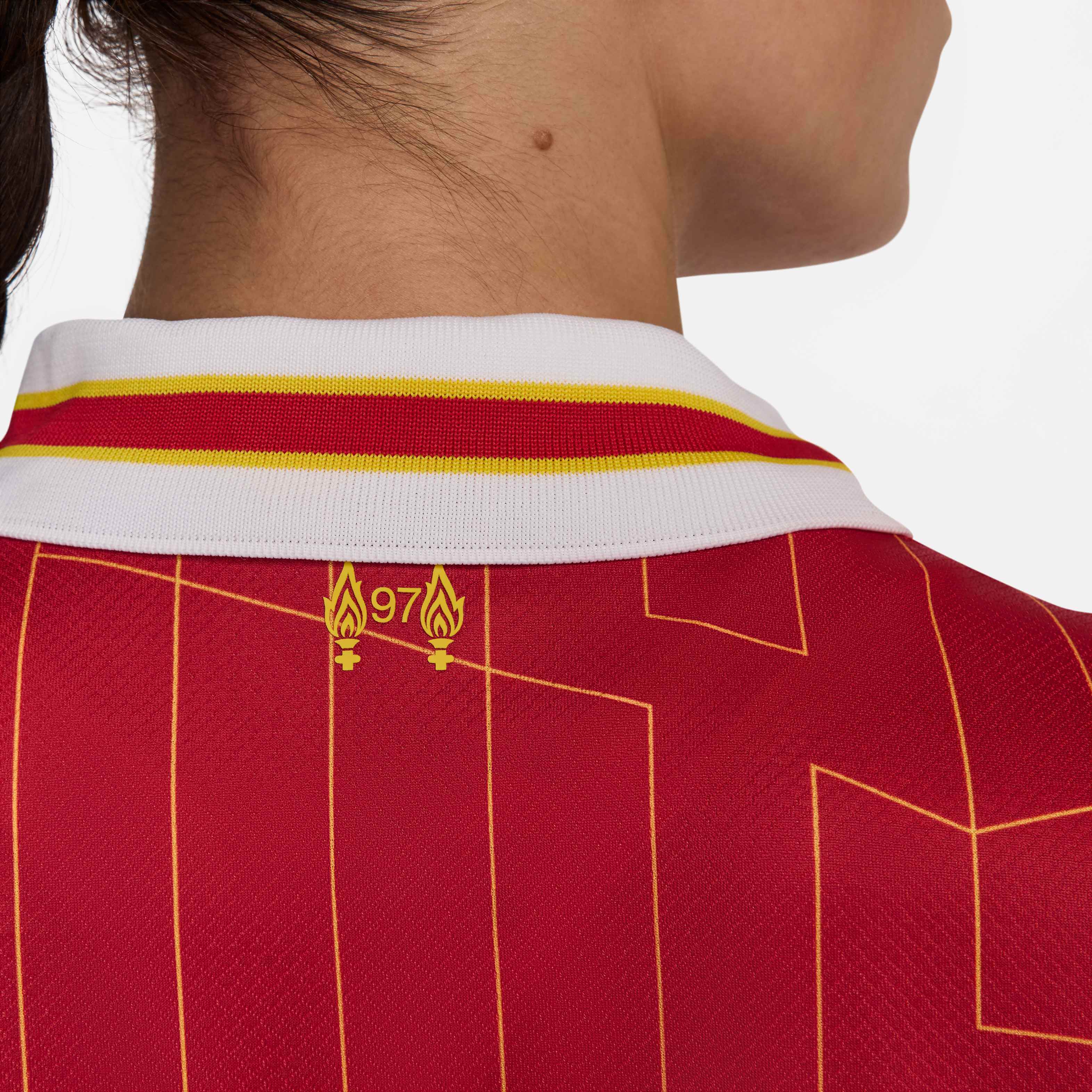 Liverpool Woman Jersey 2024/2025 - CHAMPIONS 24/25 & Gold Trophy